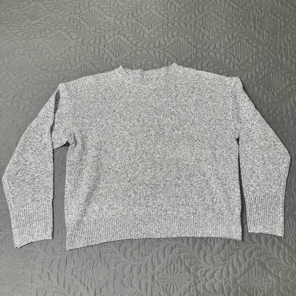 SHEIN Light Gray Crew Neck Sweater